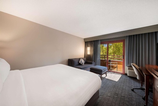 Sonesta Select San Jose Airport image 3